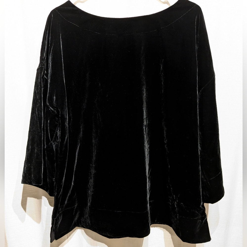 Black Velvet Tunic Size XL A3